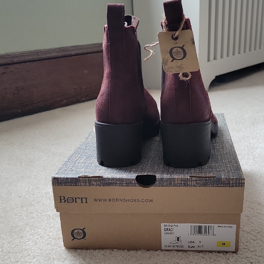 Born Graci Women's Dark Red/Burgundy Distressed Chelsea Boots 9. NIB, NWT - Picture 2 of 4